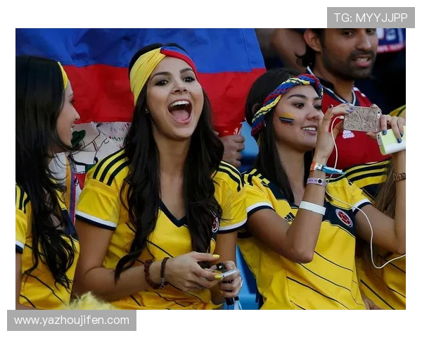 卡塔尔世界杯球迷图片感人：展现球迷们对足球的热爱与支持的动人瞬间